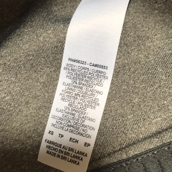 NWT! NIKE Size XS grey swoosh bra with medium support - Picture 5 of 7